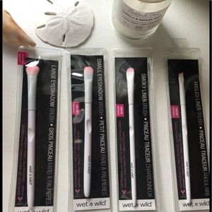 ☘️sold☘️🔆ORIGINAL WET N WILD MAKEUP BRUSHES